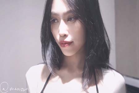 气质尤物破洞牛仔裤 撕破性感女神牛仔裤 露出羞耻小蜜穴 菊花小穴齐开 让女神体验极致快乐